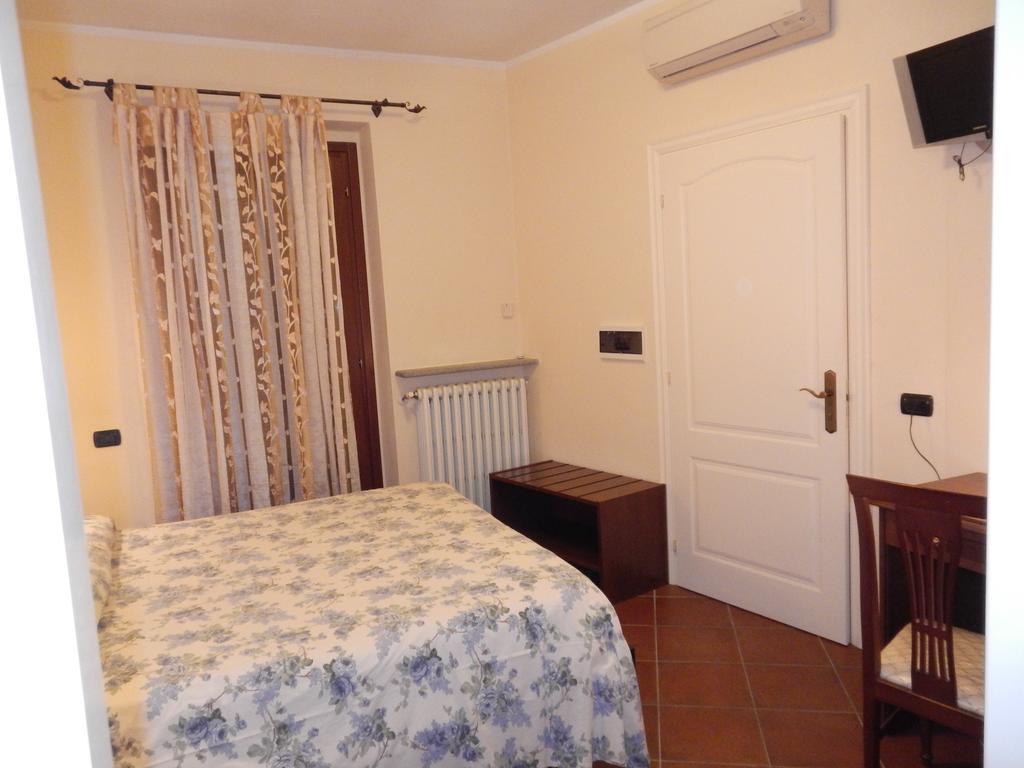 Risthotel Pizzeria Italia Godiasco Zimmer foto